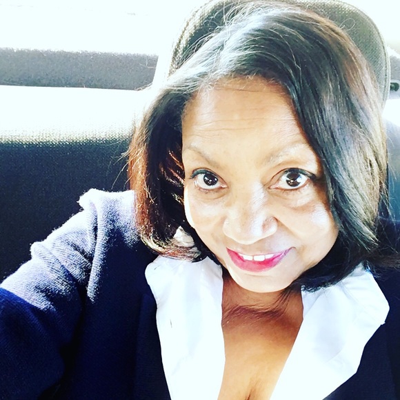 Meet Poshers Luckee & Lucee  Women & Men Apparels - Picture 2 of 8